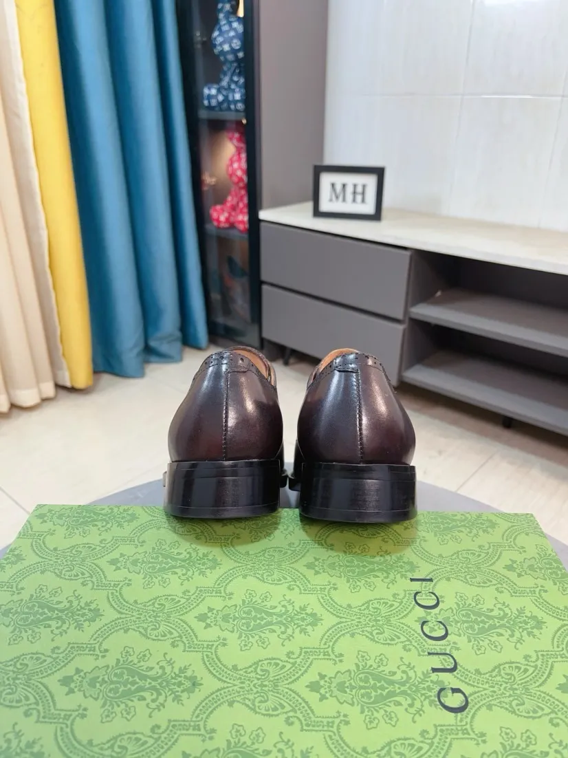 Factory price 500🌹🌹 [GUCCI Gucci] A new style of formal men's leather shoes is coming~ The original quality upper is made of cowhide imported from Italy + soft and delicate leather, comfortable and soft first-layer cowhide lining, rubber wear-resistant outsole, the shoe shape is dignified and domineering, and the luxury charm cannot be concealed! The natural and free nouveau riche leads the trend. Code number: 38-44